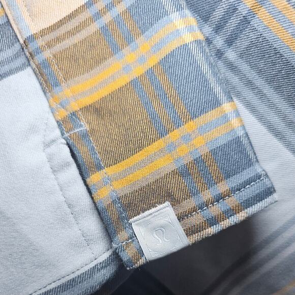lululemon button down - Picture 4 of 5